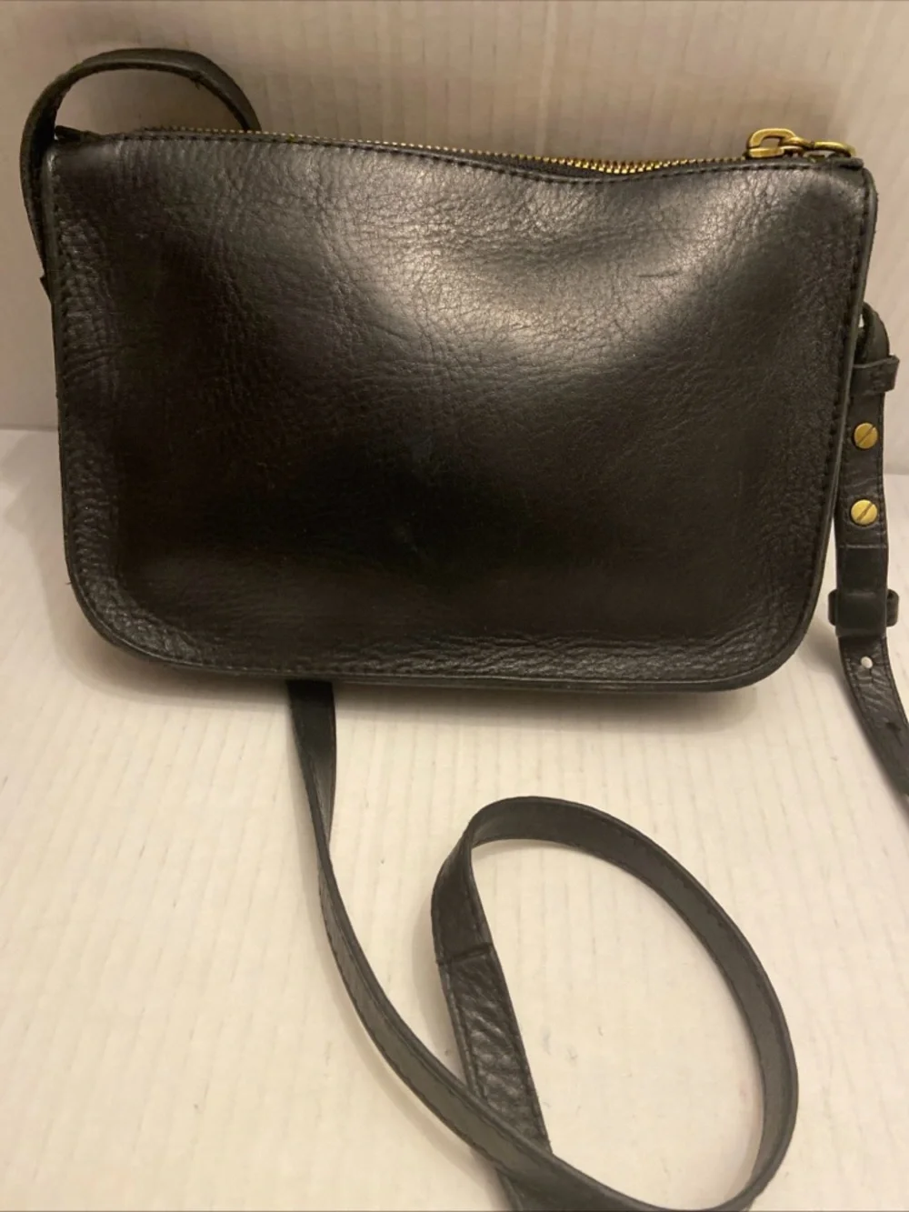 MADEWELL The Simple Crossbody Bag in True Black. - Picture 7 of 14